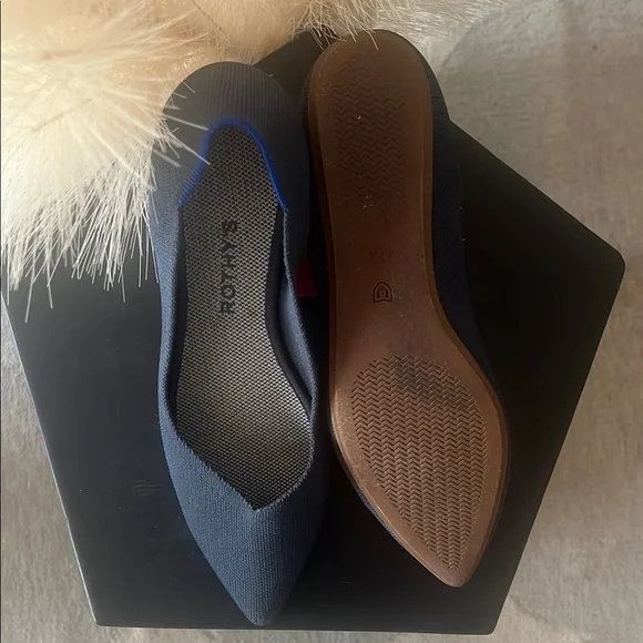 Navy Rothy’s The Point Flats Size 11.5 - Picture 2 of 3